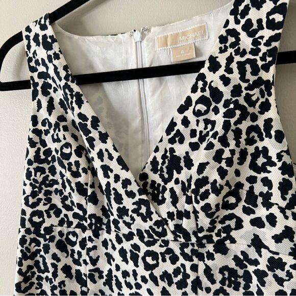 Michael Kors Sleeveless Textured Cross Front Animal Print Sheath Dress Size 4 - Picture 4 of 9